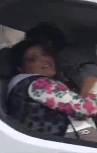 Hastane önünde akılalmaz doğum! Doktorlar şok oldu