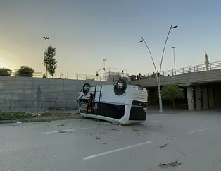 Kontrolden çıkan dolmuş 5 metreden alt geçide düştü