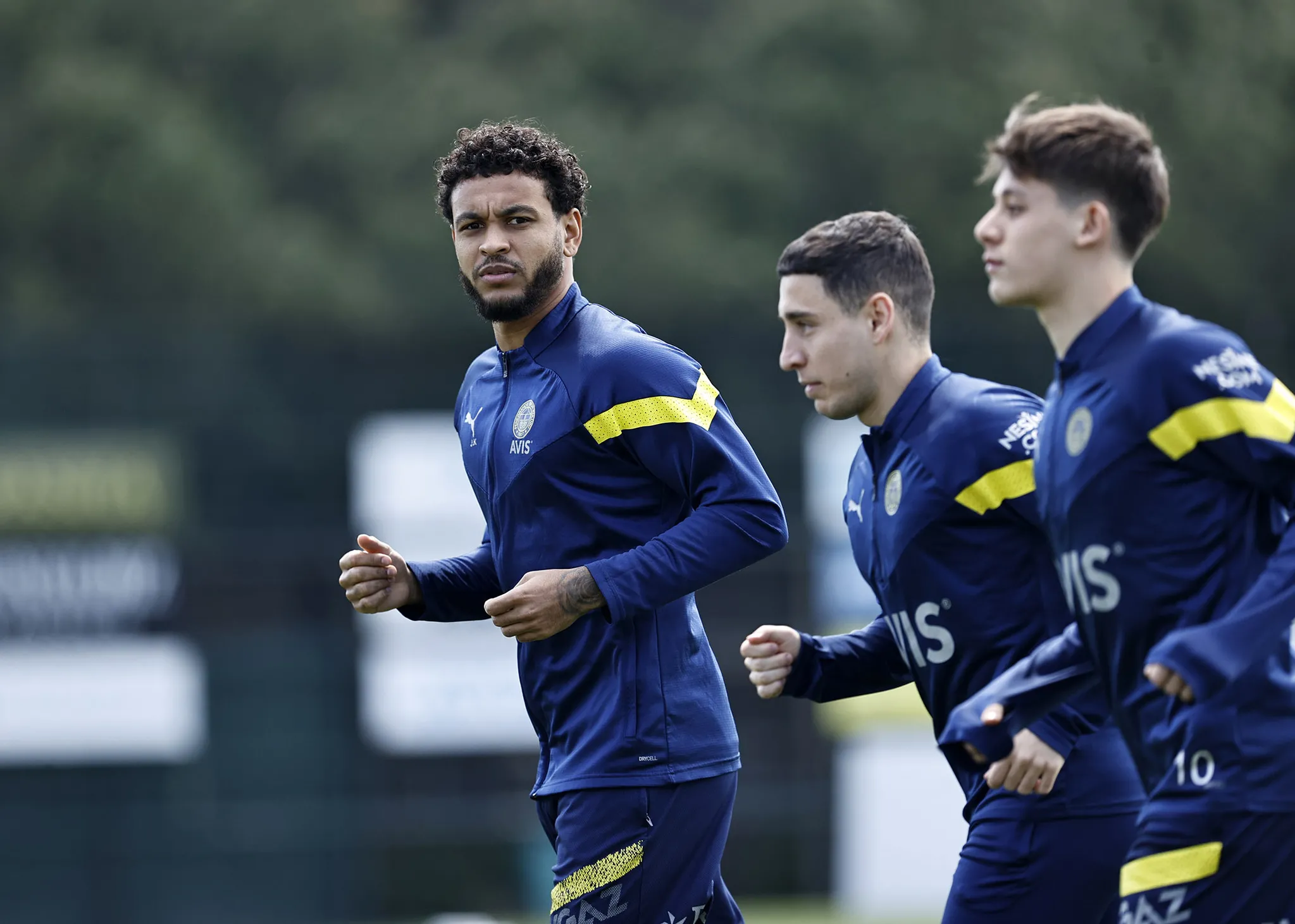 Galatasaray peşinden koşmuştu! Fenerbahçe kapıyor - 19