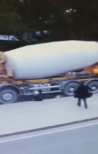 Şişli'deki beton mikseri dehşeti kameralarda! İki kardeşi böyle ezdi