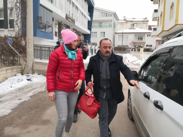 sevgilisi-tarafindan-2-hafta-boyunca-rezidansta-alikonulan-kadin-kurtarildi-1644928885492.jpg Sevgilisi tarafından 2 hafta boyunca rezidansta alıkonulan kadın kurtarıldı-4