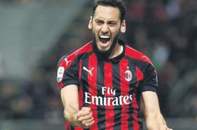 Çalhanoğlu’ndan Galatasaray beğenisi