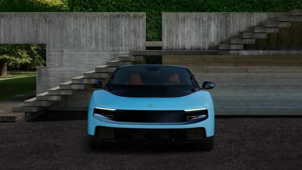 Ferrari Luce elektrikli performans modeli oto galeri vitrini