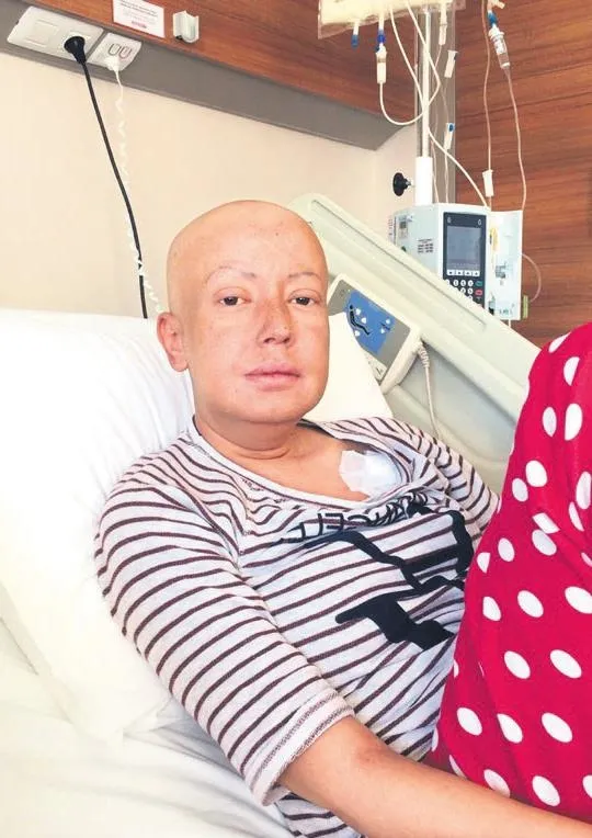 losemiyi-yenen-sibel-sonmez-hastalara-destek-olmak-icin-psikoloji-egitimi-almaya-basladi-1649885324595.jpeg Lösemiyi yenen Sibel Sönmez hastalara destek olmak için psikoloji eğitimi almaya başladı-2