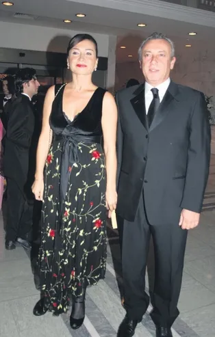 Demet Akbağ'ın eşi Zafer Çika kaza geçirdi