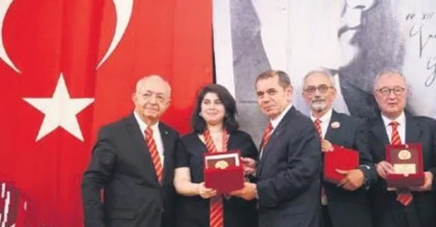 Galatasaray’ın yeni başkanı Dursun Özbek transfer çalışmaları hakkında konuştu