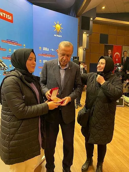 Başkan Recep Tayyip Erdoğan ile fotoğraf çekilmek isteyen gence doğum günü hediyesi-1
