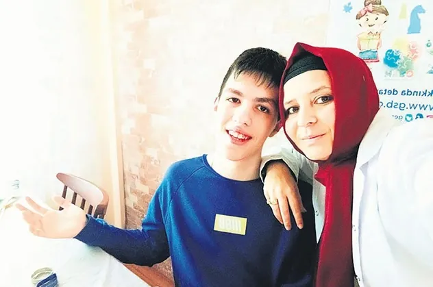 Samsun'da otizmli süper çocuk Ozan Memiş, 7 dil biliyor, Kuran okuyor, piyano çalıyor!