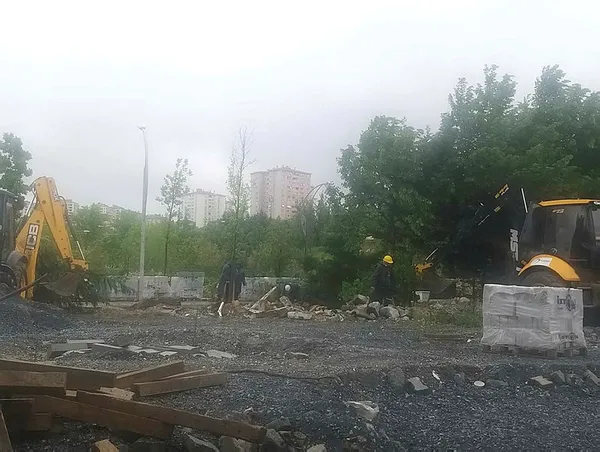 Beylikdüzü'nde katliam var! Türkiye Deniz Canlıları Müzesi'ni yıkan CHP'li belediye bu kez de 160 ağacı söktü!-2