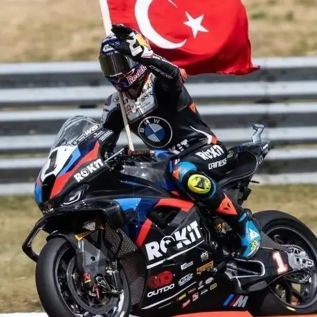 Razgatlıoğlu ilk peşinde