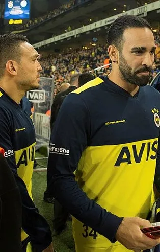 Fenerbahçe'de şok! Adil Rami sakatlandı...
