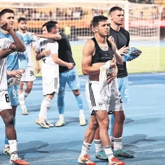 Karabağ 5 attı play-off’a kaldı