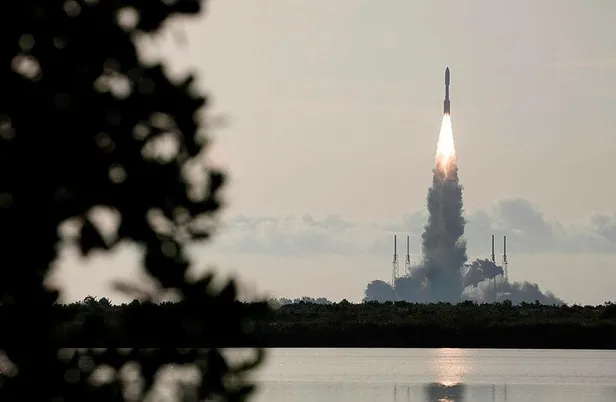 Son dakika: NASA'nın yeni nesil uzay aracı Perseverance Mars yolculuğuna başladı-1