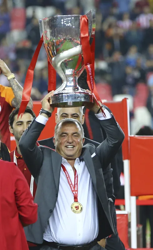 Galatasaray şampiyon olursa rakiplerine fark atacak-1