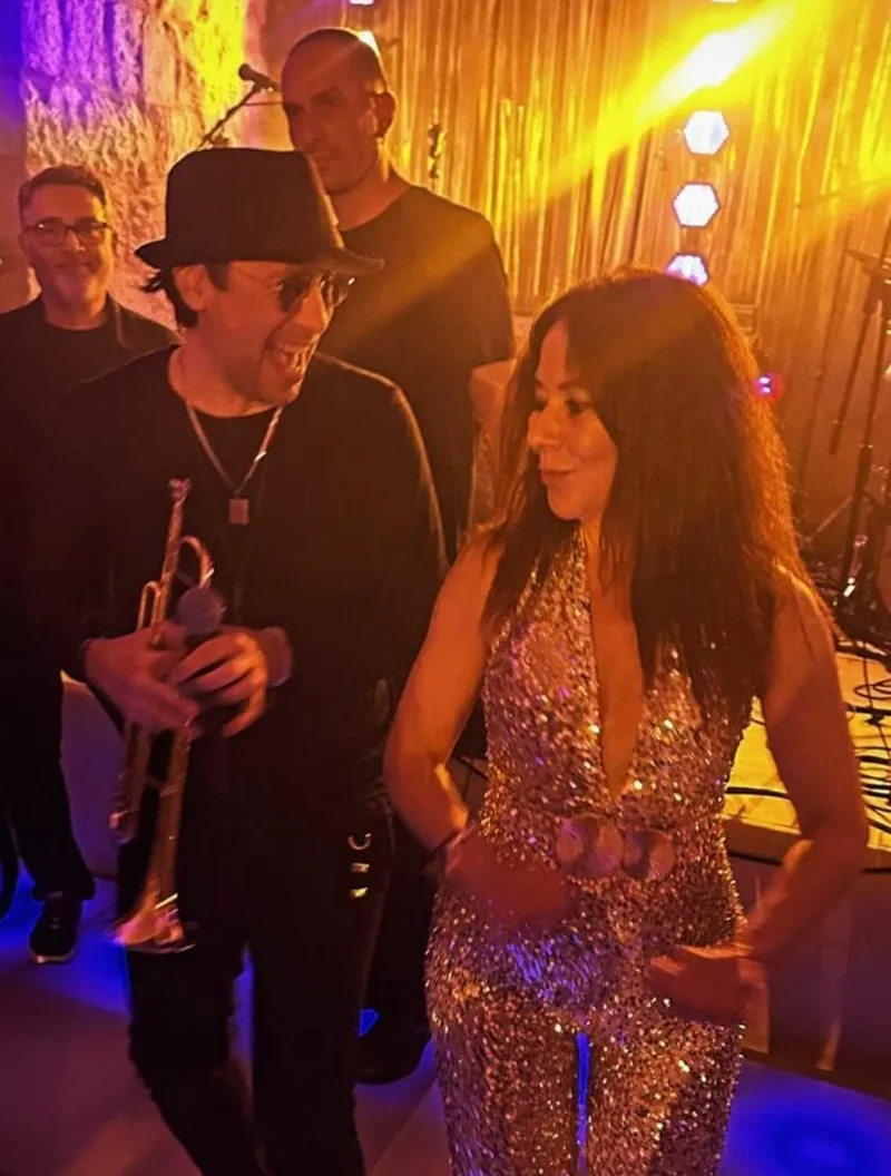 cigdem-sabanci-56-yas-kutlamasi-icin-kesenin-agzini-acti-ozcan-denize-5-milyon-tl-1776430259678.jpeg Çiğdem Sabancı 56. yaş kutlaması için kesenin ağzını açtı: Özcan Deniz'e 5 milyon TL!-3