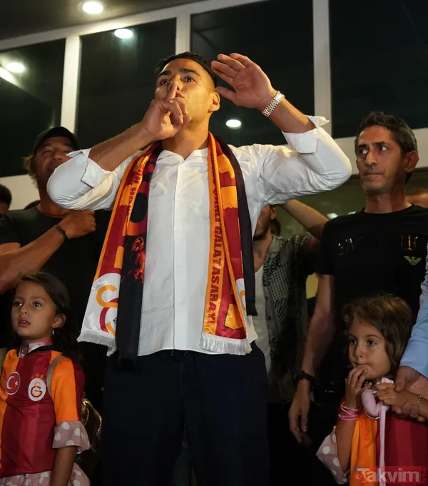 Son dakika: Galatasaray'ın yeni transferi Falcao İstanbul'da! - 18