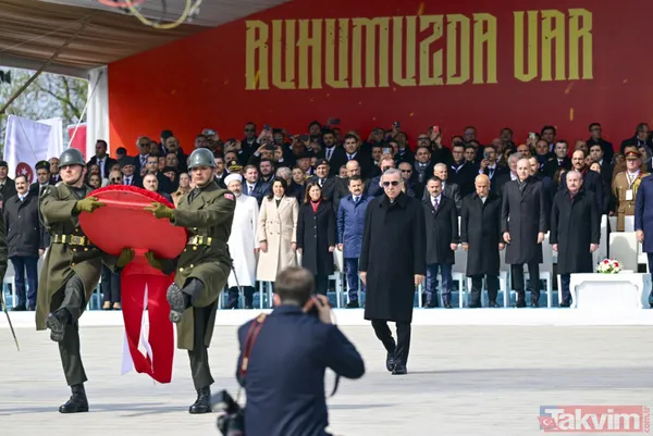 Şehitlere vefa... Başkan Erdoğan, Çanakkale'de şehitliklere karanfil bıraktı - 6