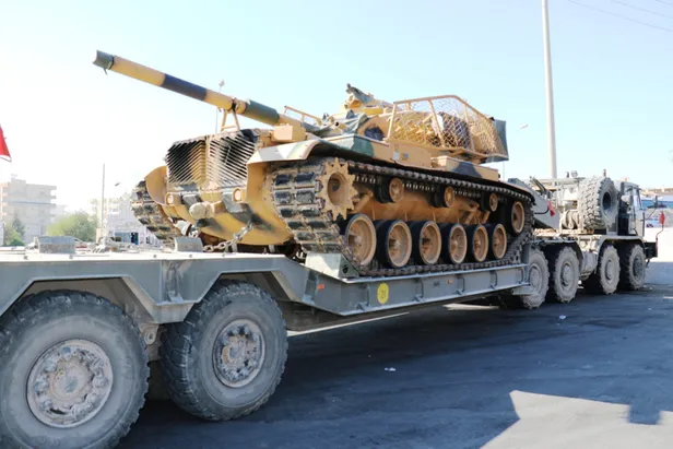 Suriye sınırına zırhlı araç sevkiyatı