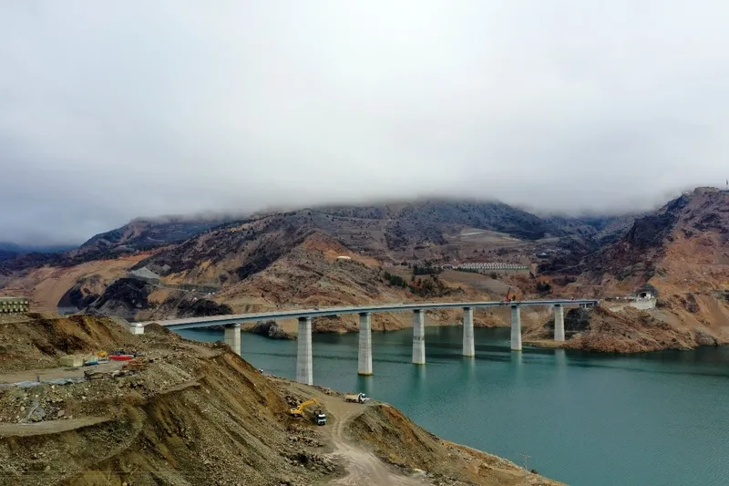 Yusufeli Viyadüğü'nde sona gelindi! İki yaka birleşti-3