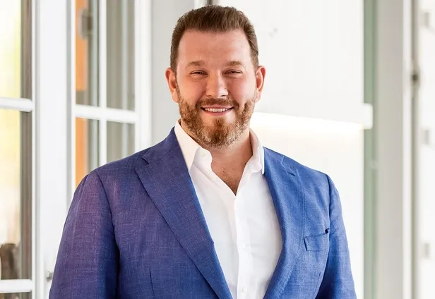 turkiyeye-gelen-unlu-rus-is-adami-evgeny-kuzinden-yas-gununde-1-milyon-700-bin-tllik-kutlama-1655420173284.jpeg Türkiye'ye gelen ünlü Rus iş adamı Evgeny Kuzin'den yaş gününde 1 milyon 700 bin TL'lik kutlama-2