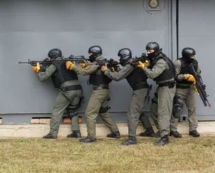 SAT komandolarından nefes kesen görüntüler