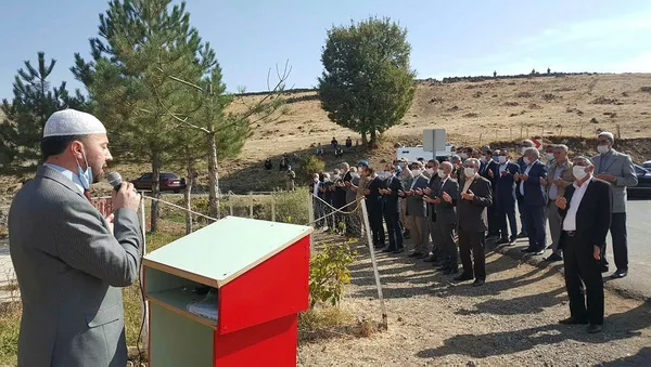 teror-orgutu-pkknin-19-kisiyi-katlettigi-solhan-katliami-unutulmadi-1603224504112.jpg Terör örgütü PKK'nın 26 kişiyi kurşuna dizip 19 kişiyi katlettiği Solhan katliamı unutulmadı-2