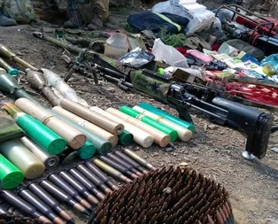 Son dakika haberi: Pençe Harekatında PKKya ait silah ve yaşam malzemesi ele geçirildi