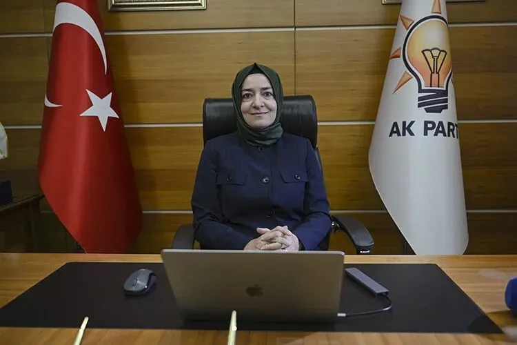 ak-parti-genel-baskan-yardimcisi-fatma-betul-sayan-kaya-gorevinden-istifa-etti-1790457862057.jpeg Hakkındaki iddialar sonrası harekete geçti: AK Parti Genel Başkan Yardımcısı Fatma Betül Sayan Kaya istifa etti-4