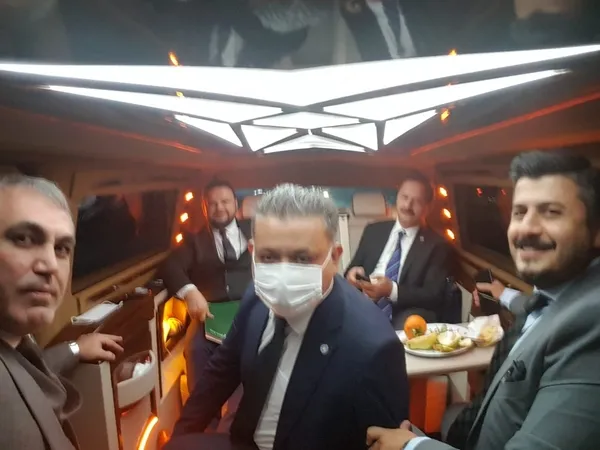 iyi-partili-agiralioglundan-vip-ziyaret-vatandaslarin-dertlerini-dinledik-1635751176926.jpg İyi Partili Ağıralioğlu'ndan 'VIP' ziyaret: Vatandaşların dertlerini dinledik-2