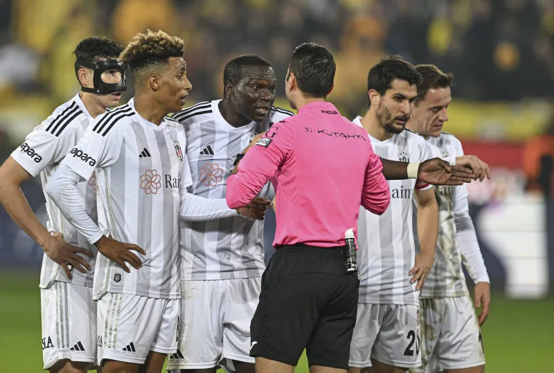 Beşiktaş'ta kadro dışı kararı! Fenerbahçe maçında... - 4