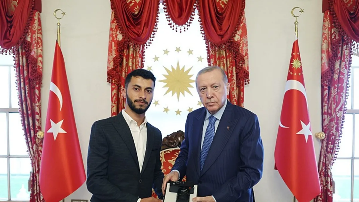 Başkan Erdoğan Filistinli yönetmen Basel Adra'yı kabul etti!