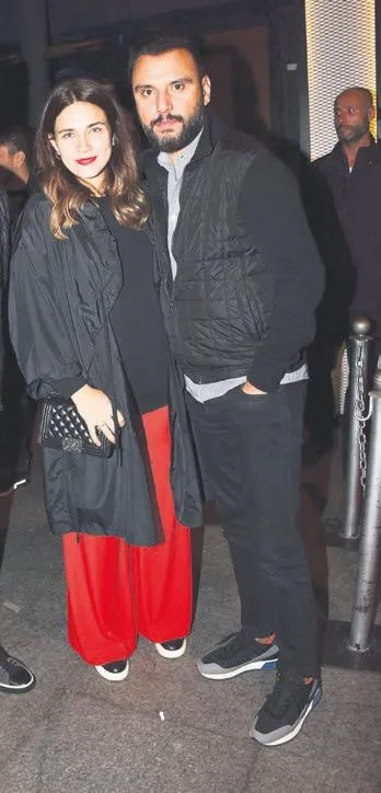 Karnı burnunda eğlence