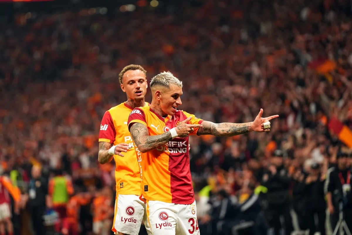 galatasarayin-yildizi-lucas-torreiraya-yumruklu-saldiri-saldirgan-gozaltinda-1778618576057.jpg Galatasaray'ın yıldızı Lucas Torreira'ya yumruklu saldırı! Saldırgan gözaltında-2