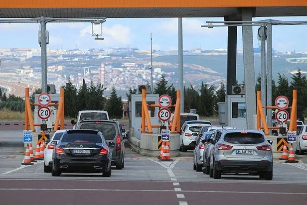 Tatilcilerin dönüş yolculuğu! Anadolu Otoyolu'nun Sakarya geçişinde trafik yoğunluğu yaşanıyor-5