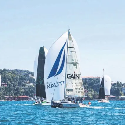 Takım yelkene açıldı