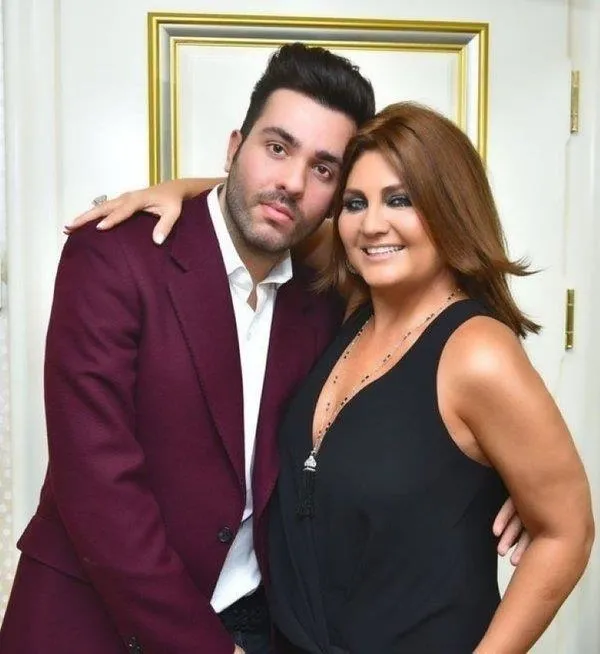 1649443768875.jpeg Sibel Can kızı Melisa'dan evlilik haberi beklerken oğlu Engincan Ural'dan gelen haberle havalara uçtu-5