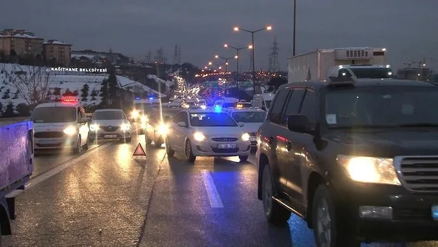 SON DAKİKA: Seyrantepe'de TEM'i kilitleyen kaza!-2