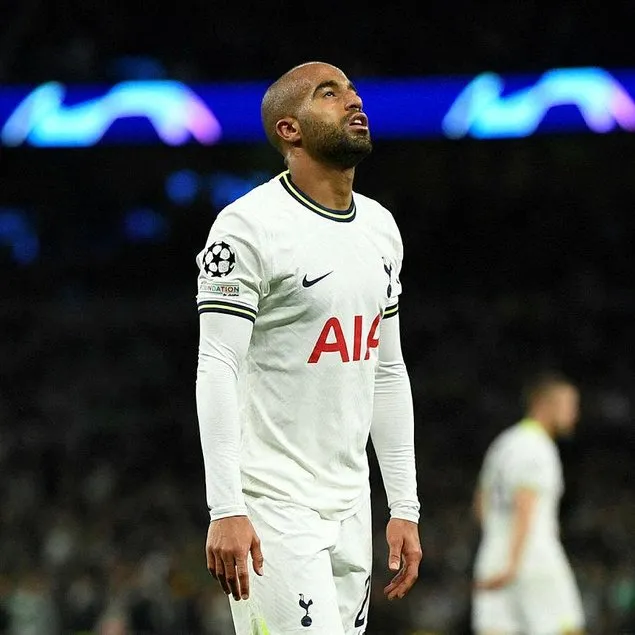 Sao Paulo Lucas Moura’yı transfer etti