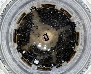 ABD’li Senatör McCain için Kongre’de tören düzenlendi