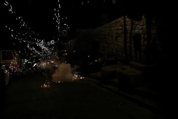 gazzede-saldiri-sirenleri-caliyor-israil-polisi-mescid-i-aksaya-baskin-duzenlendi-1680662116232.jpeg İsrail'den Mescid-i Aksa'ya alçak saldırı! Türkiye'den sert tepki: Lanetliyoruz-12