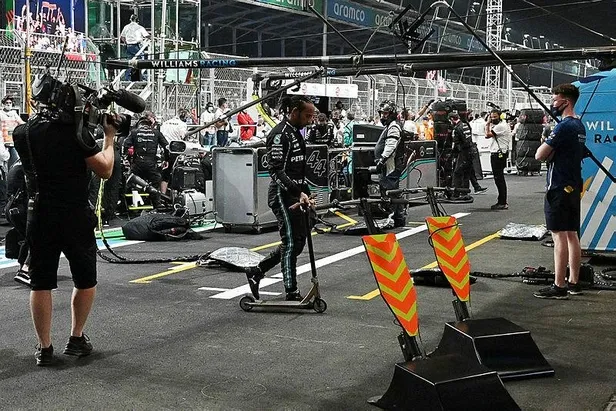 formula-1-suudi-arabistan-grand-prixsini-lewis-hamilton-kazandi-1638737949221.jpeg
