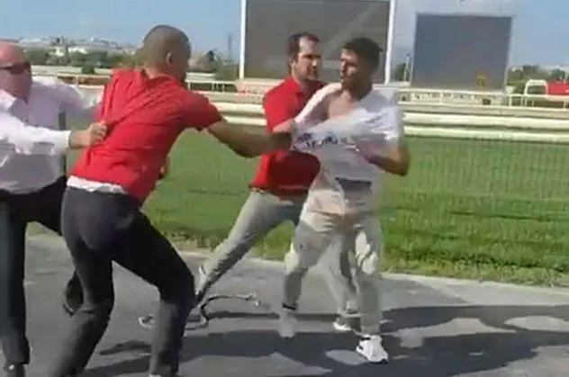 Bursa'da hipodromu karıştıran kavga! Tekme tokat birbirilerine girdiler