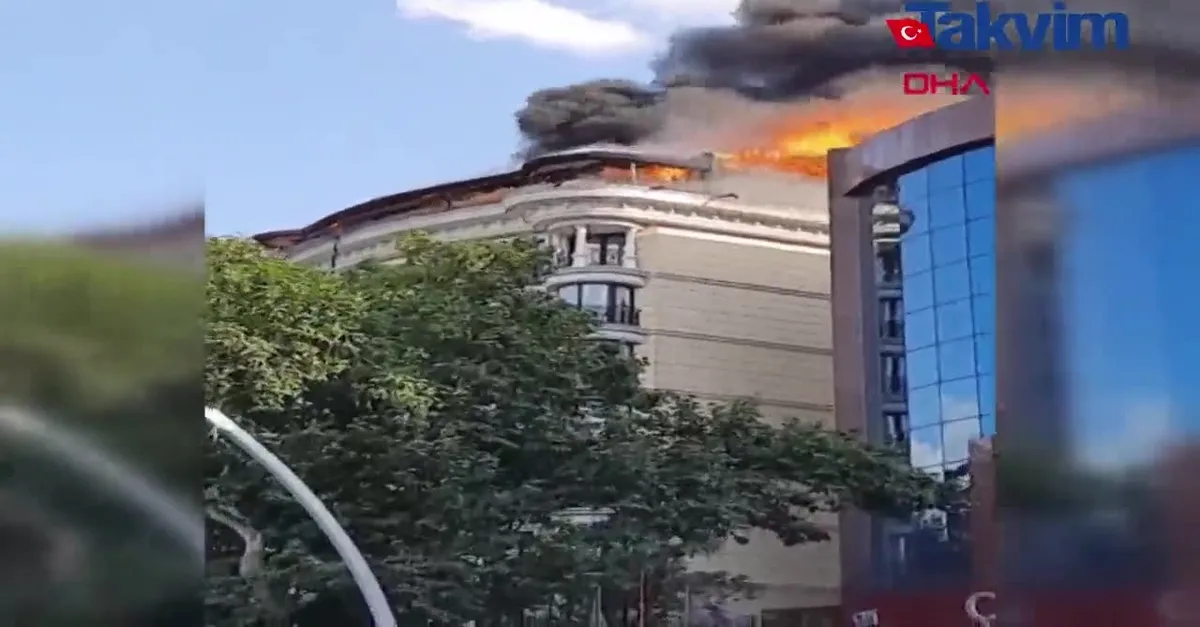 Ankara'da bir otelin çatı katında yangın