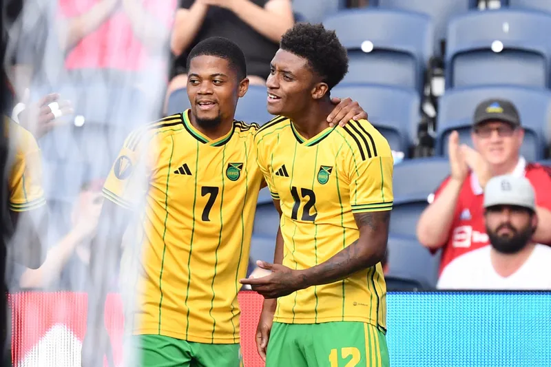 ozel-besiktas-transferde-costu-yildiz-futbolcu-icin-tam-8-milyon-euro-teklif-edildi-1718130419643.jpg ÖZEL | Beşiktaş transferde coştu! Yıldız futbolcu için tam 8 milyon euro teklif edildi-9