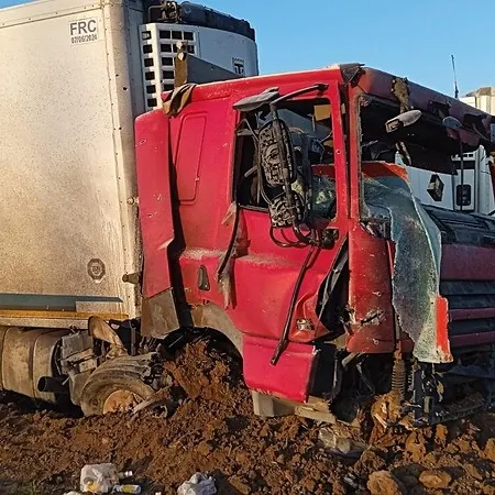 İşte İran’da İsrail füzesiyle vurulan Türk TIR’ı