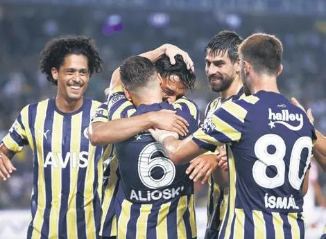 ingiliz-basinindan-flas-iddia-aston-villanin-attila-szalai-icin-devrede-1661645657441.jpeg İngiliz basınından flaş iddia! Aston Villa’nın Attila Szalai için devrede-2