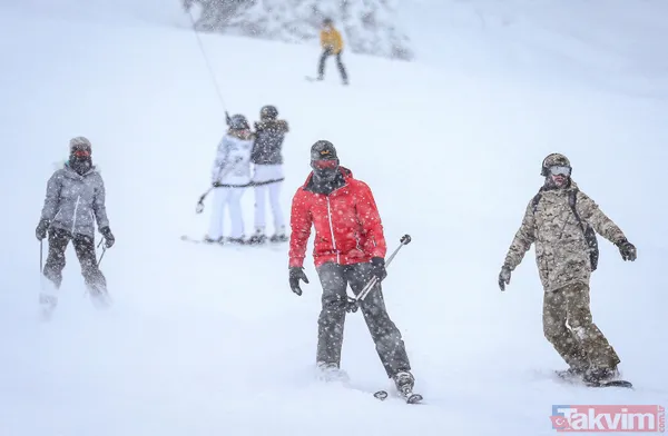 Uludağ'da kayak sezonu açıldı! Yerli ve yabancı turistlerin keyifli anları - 25
