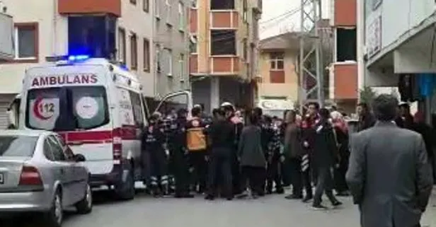 Hasta almaya gelen 3 sağlık çalışanına sopalarla saldırdılar