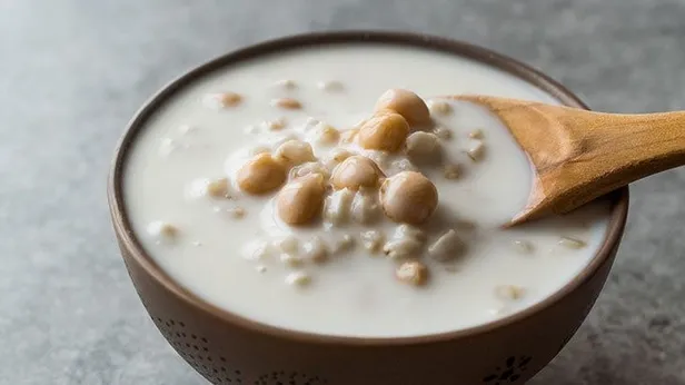 bu-tarif-icinizi-ferahlatacak-masterchef-ayran-asi-corbasi-tarifi-ayran-asi-corbasi-nasil-yapilir-malzemeleri-neler-1630696331414.jpg Bu tarif içinizi ferahlatacak! MasterChef Ayran aşı çorbası tarifi! Ayran aşı çorbası nasıl yapılır, malzemeleri neler?-3