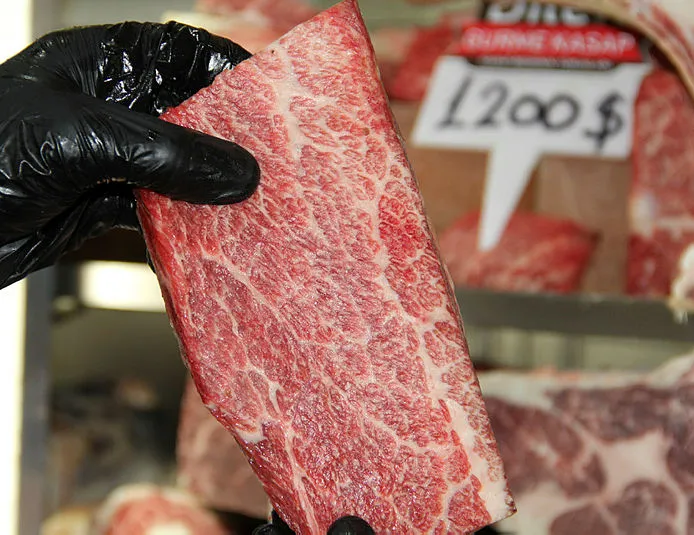 Bu etin kilosu 10 bin lira! Arabasını teklif eden bile var!